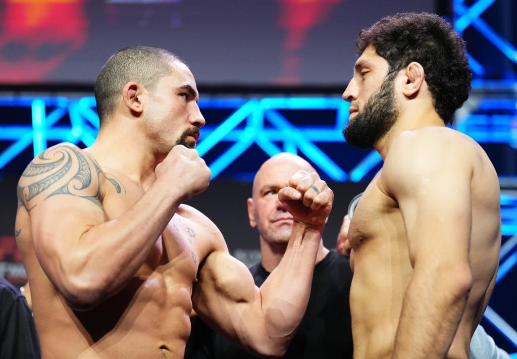 Full card odds, picks for Whittaker vs. Aliskerov