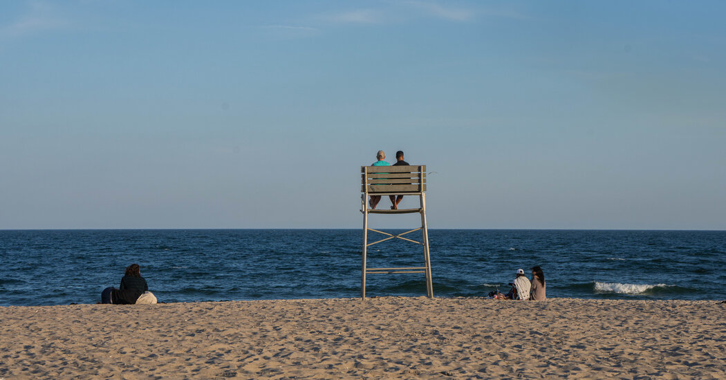 Search Resumes for 2 Teenagers Missing Off Beach in Queens