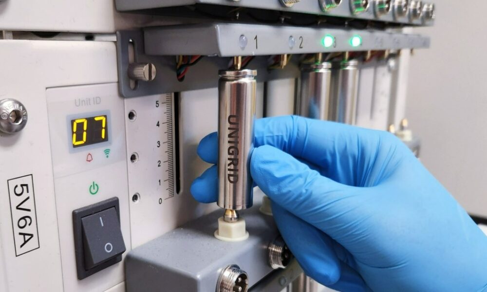 A technician tests a sodium-ion battery.