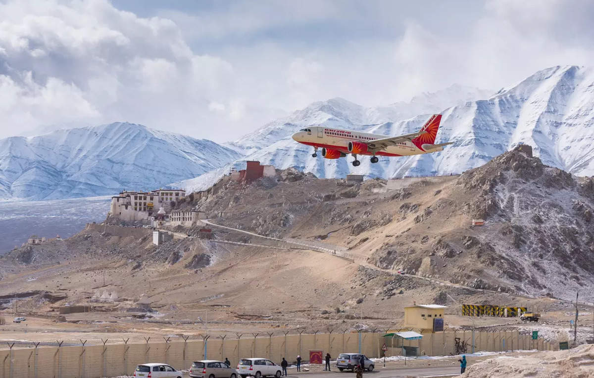 High temperature disrupts flights to high altitude Leh airport, ET TravelWorld