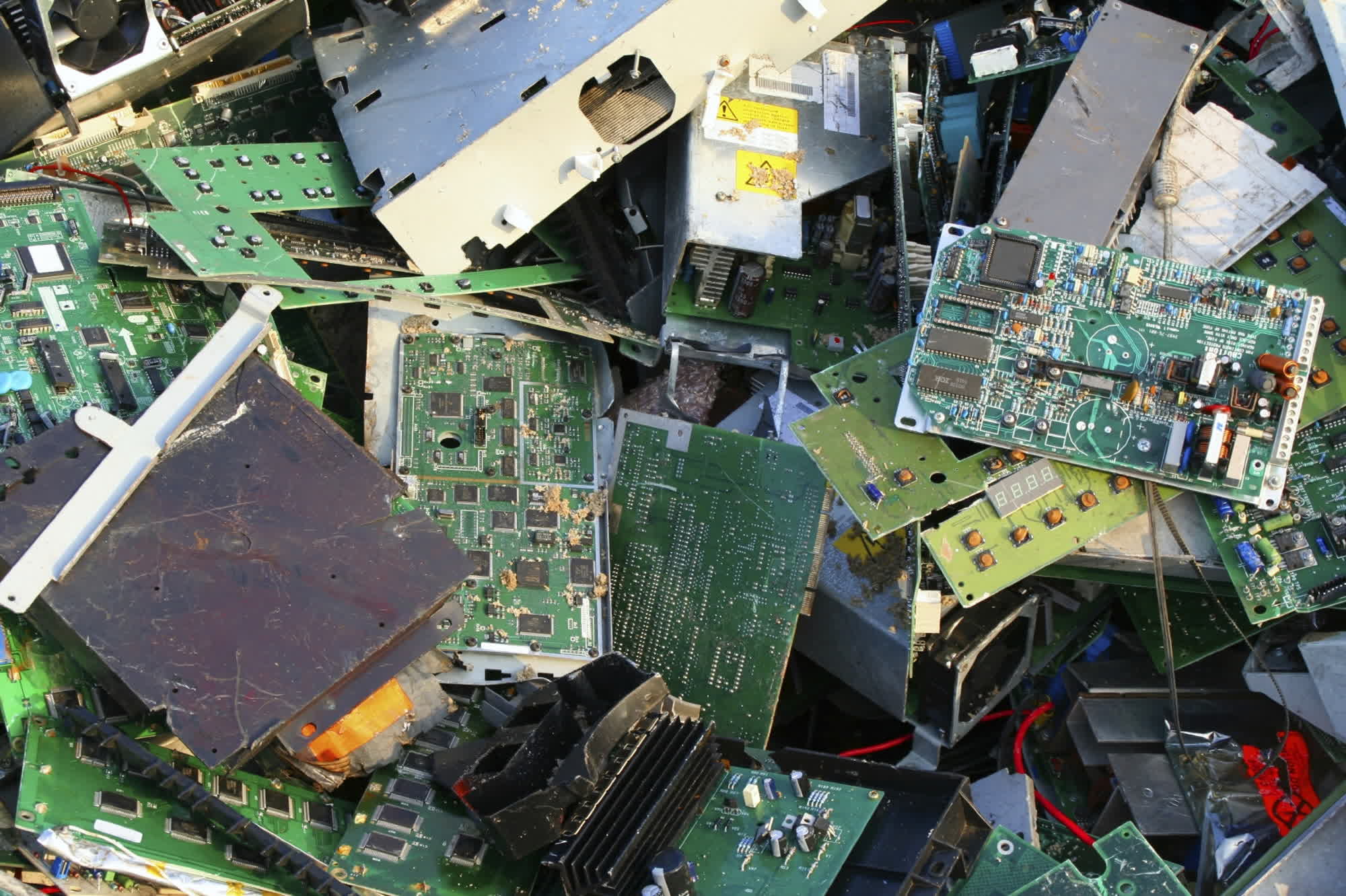 British Royal Mint launches initiative to extract gold from electronic waste