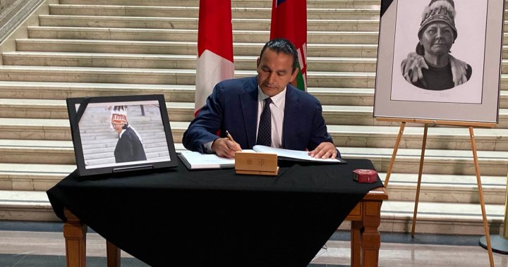 Manitobans can pay respects to late grand chief Merrick at legislature Wednesday - Winnipeg