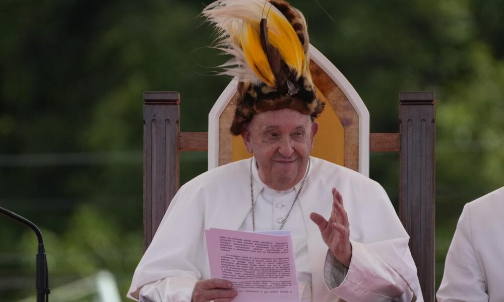 Pope arrives in remote jungles of Papua New Guinea, brings in a ton of humanitarian aid and toys