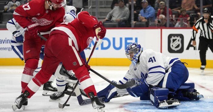 Robertson leads Maple Leafs past Red Wings 2-0