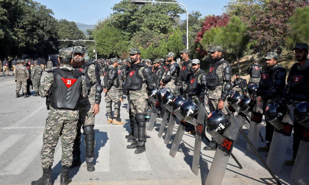 Pakistan Army issues shoot at sight orders as Imran Khan party protest in Islamabad; Four paramilitary personnel and two policemen killed