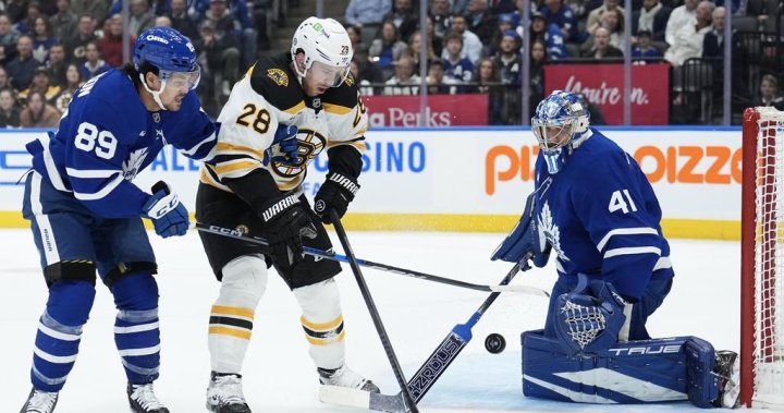 Stolarz, Leafs blank Bruins minus injured Matthews