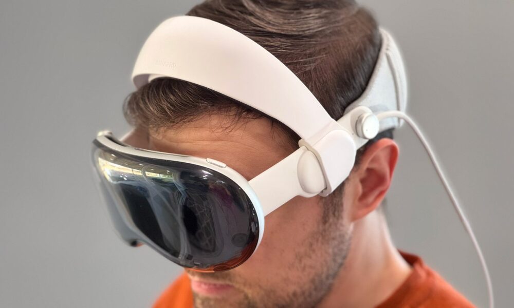 This $45 Headstrap Makes Apple's $3,500 Vision Pro Headset Much Better