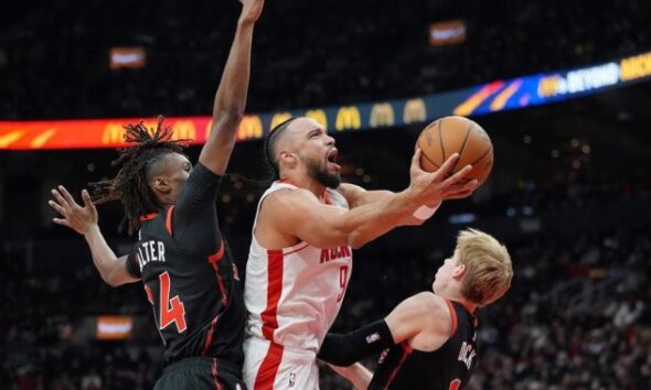 Brooks lifts Rockets to 114-110 win over Raptors