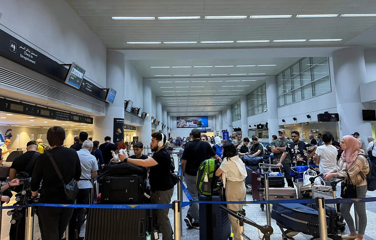 Kolkata airport starts self-baggage drop kiosks to cut check-in queues, ET TravelWorld