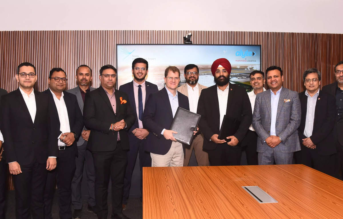 Noida International Airport partners with Mahindra Logistics to launch all-electric premium taxi service, ET TravelWorld