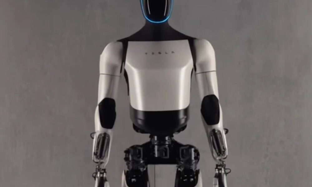 Watch how Tesla’s humanoid robot recovers from a stumble