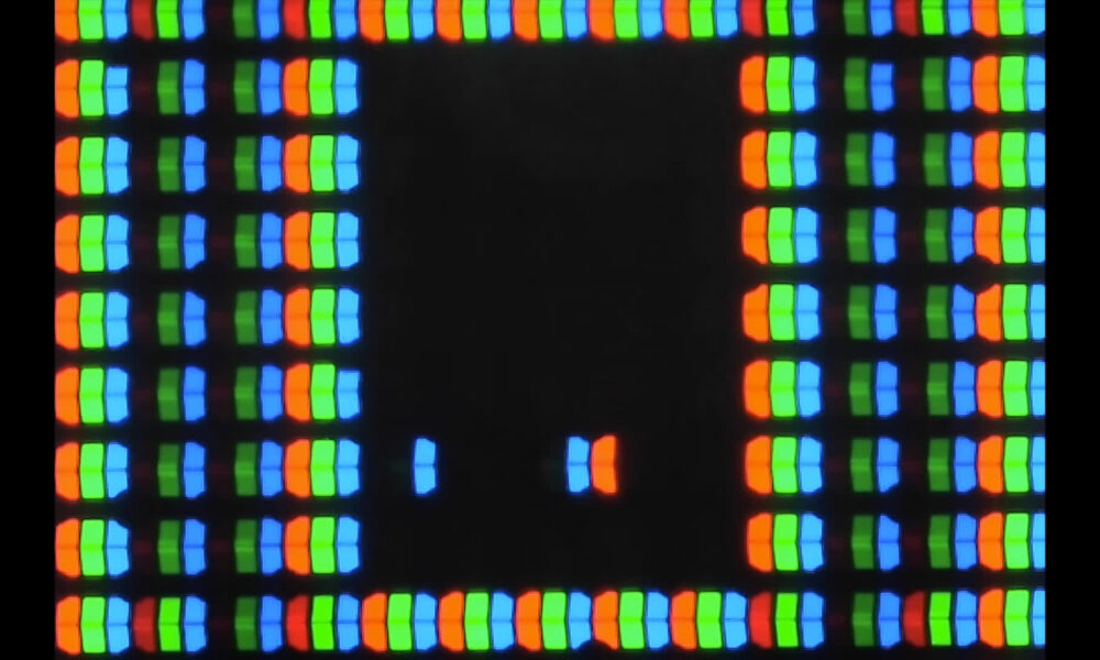 Developer creates a subpixel version of Snake that requires a microscope to play