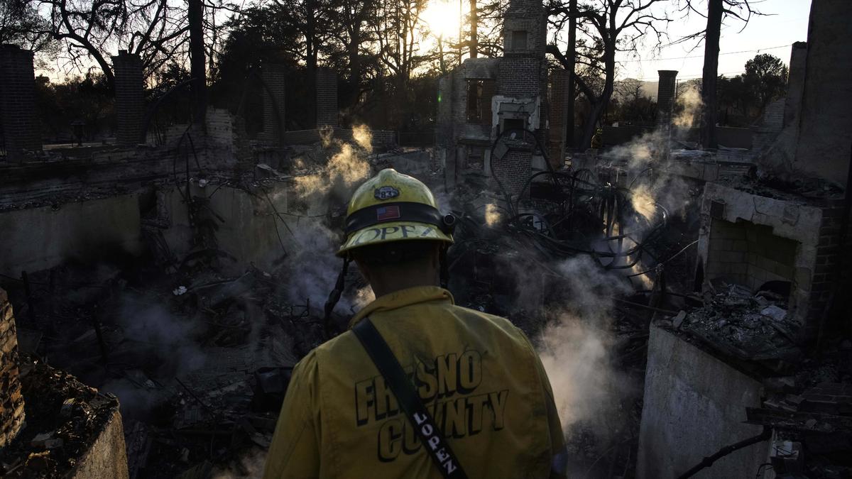 Santa Ana winds rise in Southern California; new wildfire warnings issued