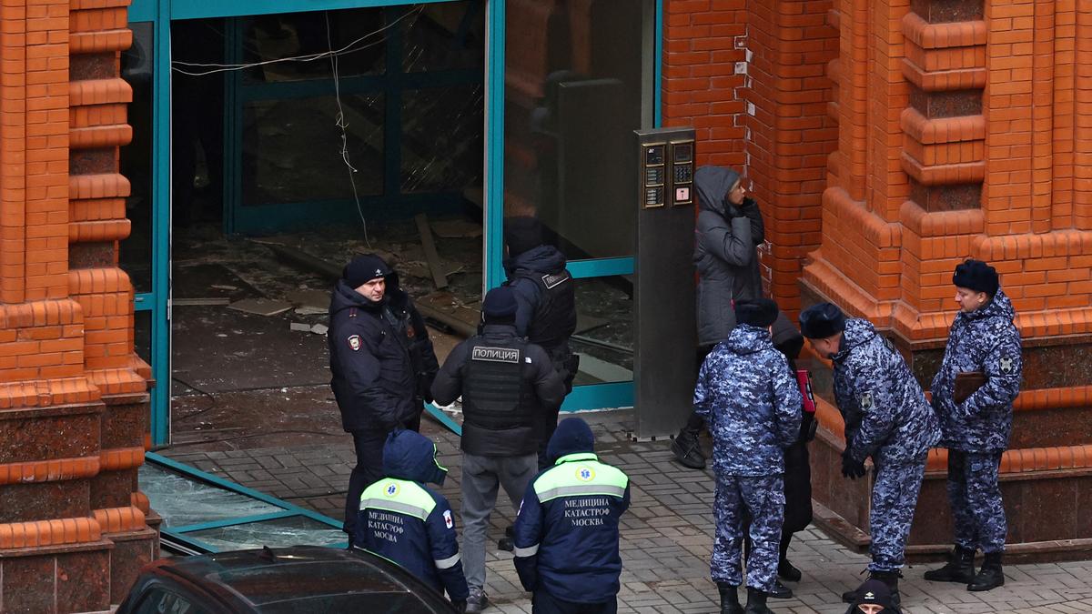 Blast in an upscale residential area in Moscow kills 2, several injured