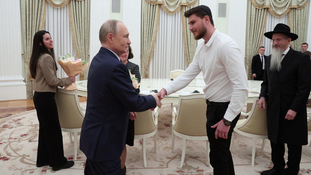 Putin thanks Hamas for release of Russian hostages