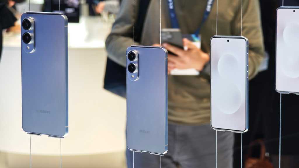 Samsung Galaxy S25 Edge MWC 2