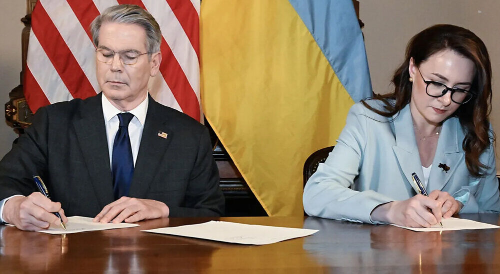 U.S. and Ukraine Sign Minerals Deal