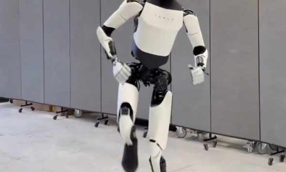 Watch Tesla's humanoid robot pulling some snappy dance moves