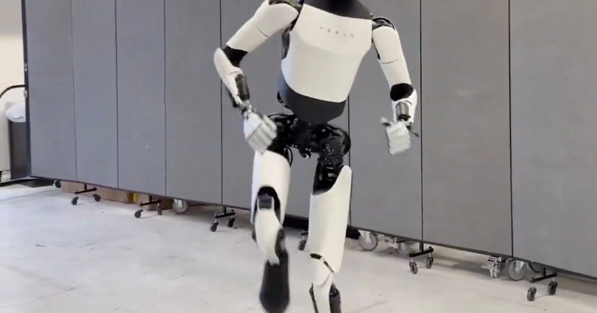 Watch Tesla's humanoid robot pulling some snappy dance moves
